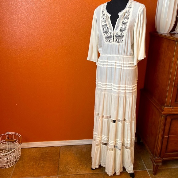 Dresses & Skirts - Cleobella Maxi Dress. Ivory. Size Large.